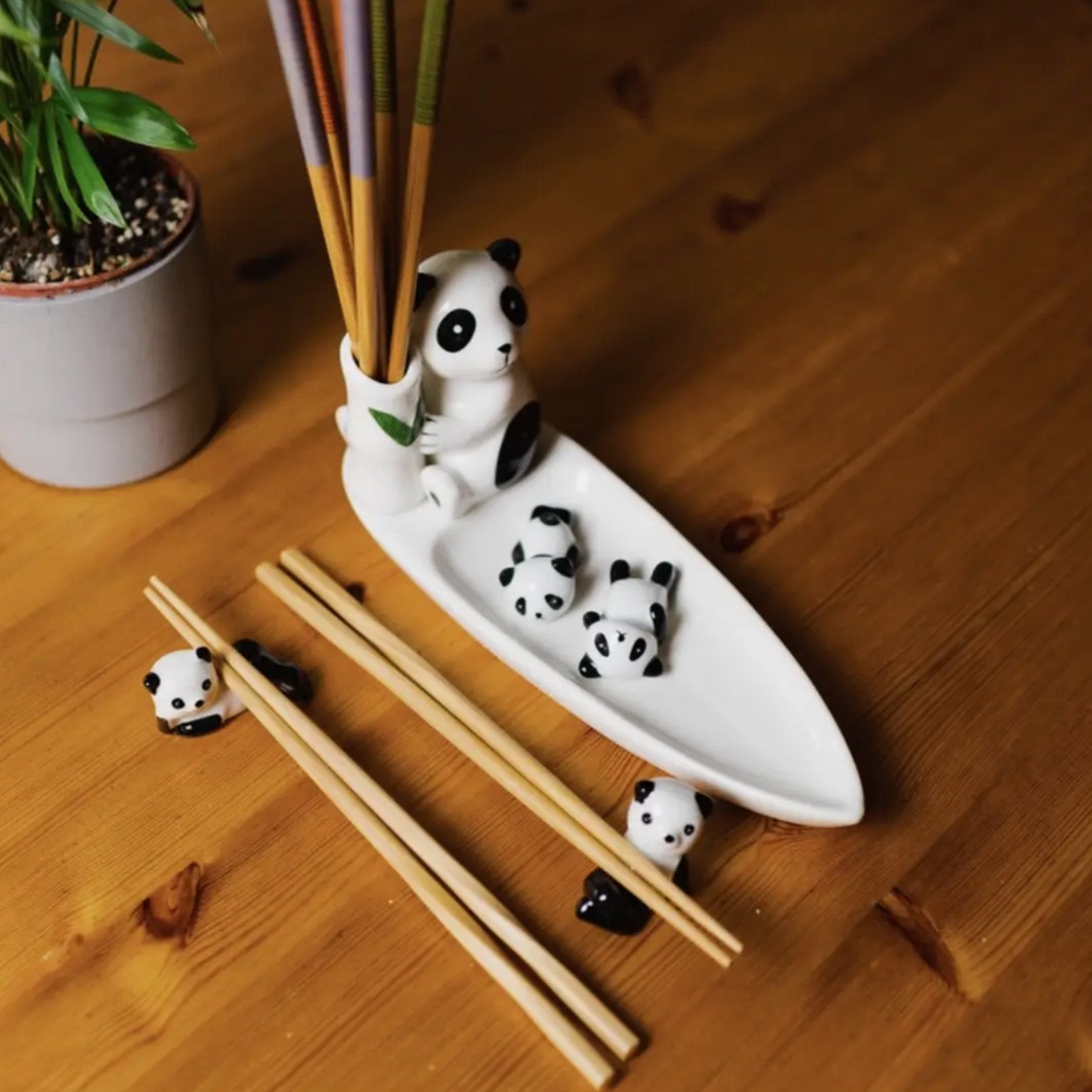 Hand Painted Porcelain Panda Sushi Holder - Bamboo Switch