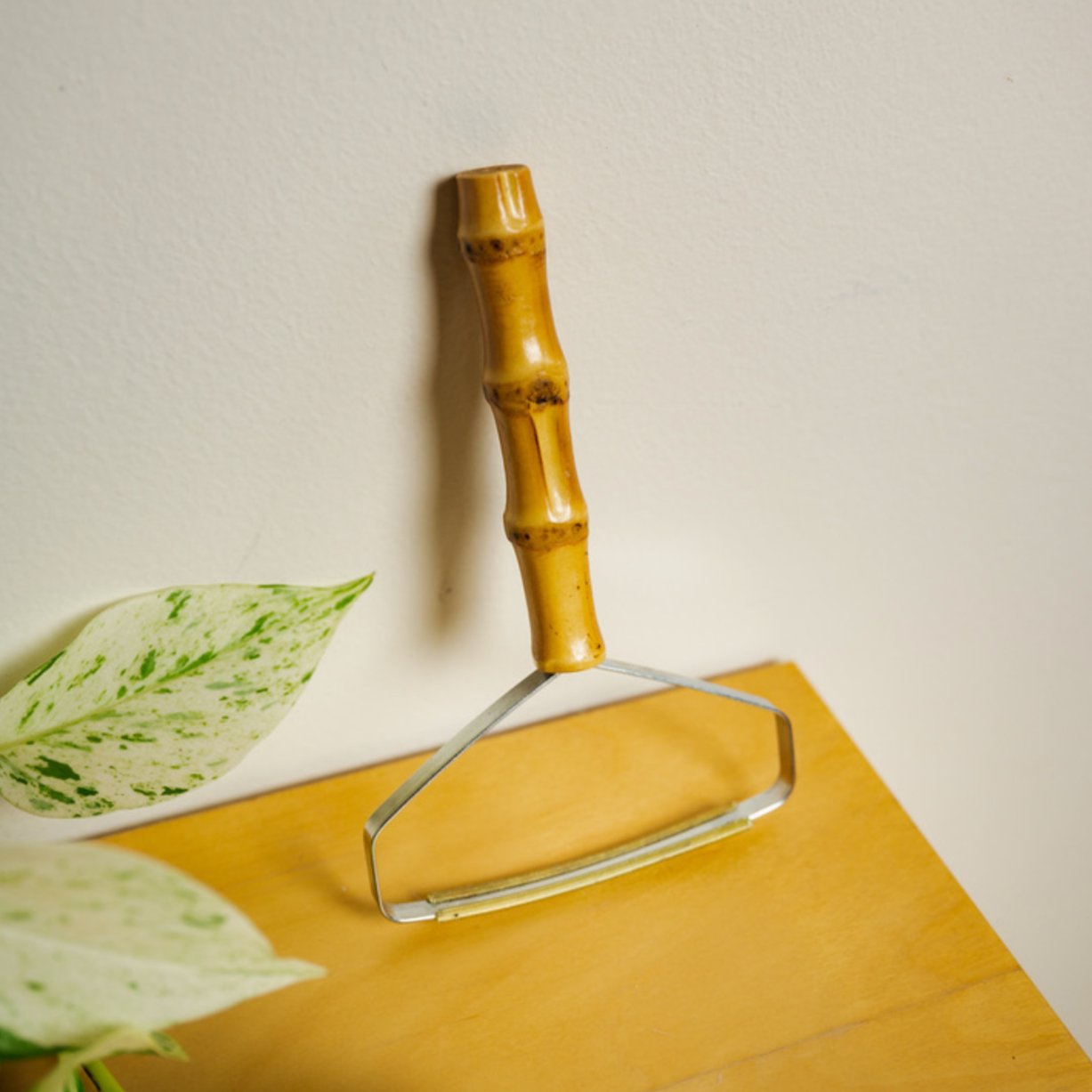 Bamboo Lint Remover - Bamboo Switch