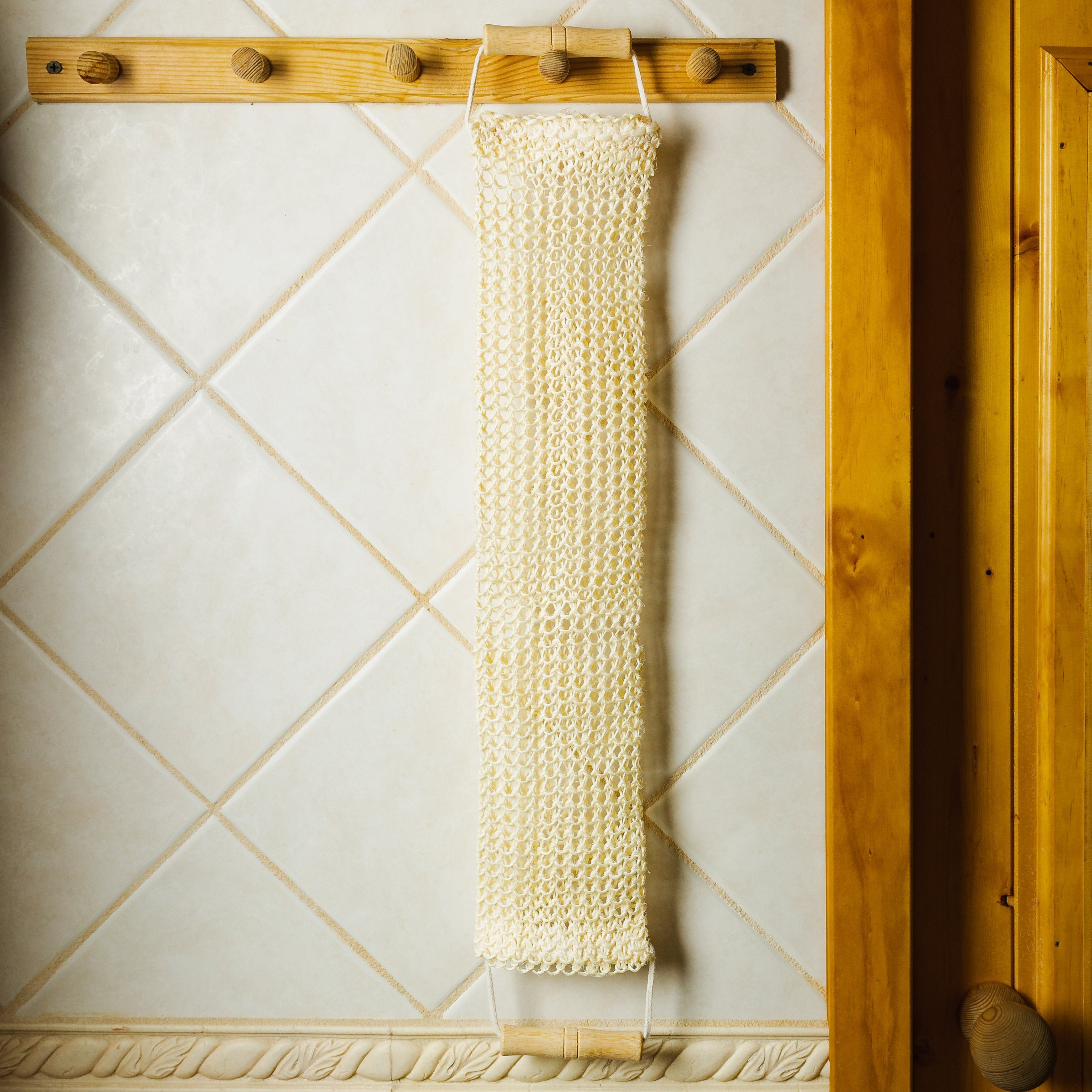 Sisal Exfoliating Body Strap with Bamboo Handles - Bamboo Switch