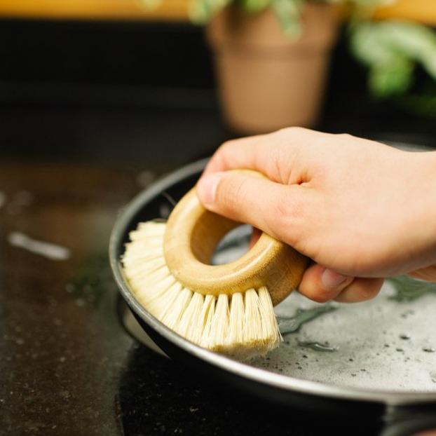 This Bamboo Dish Scrub Brush Is an Editor Favorite for Kitchen Cleanups